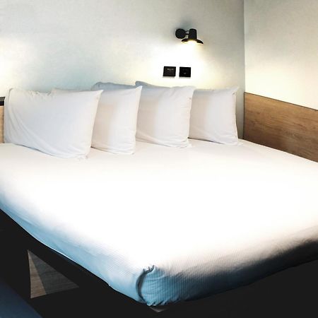 Cx Milan Nom Hostel Екстериор снимка