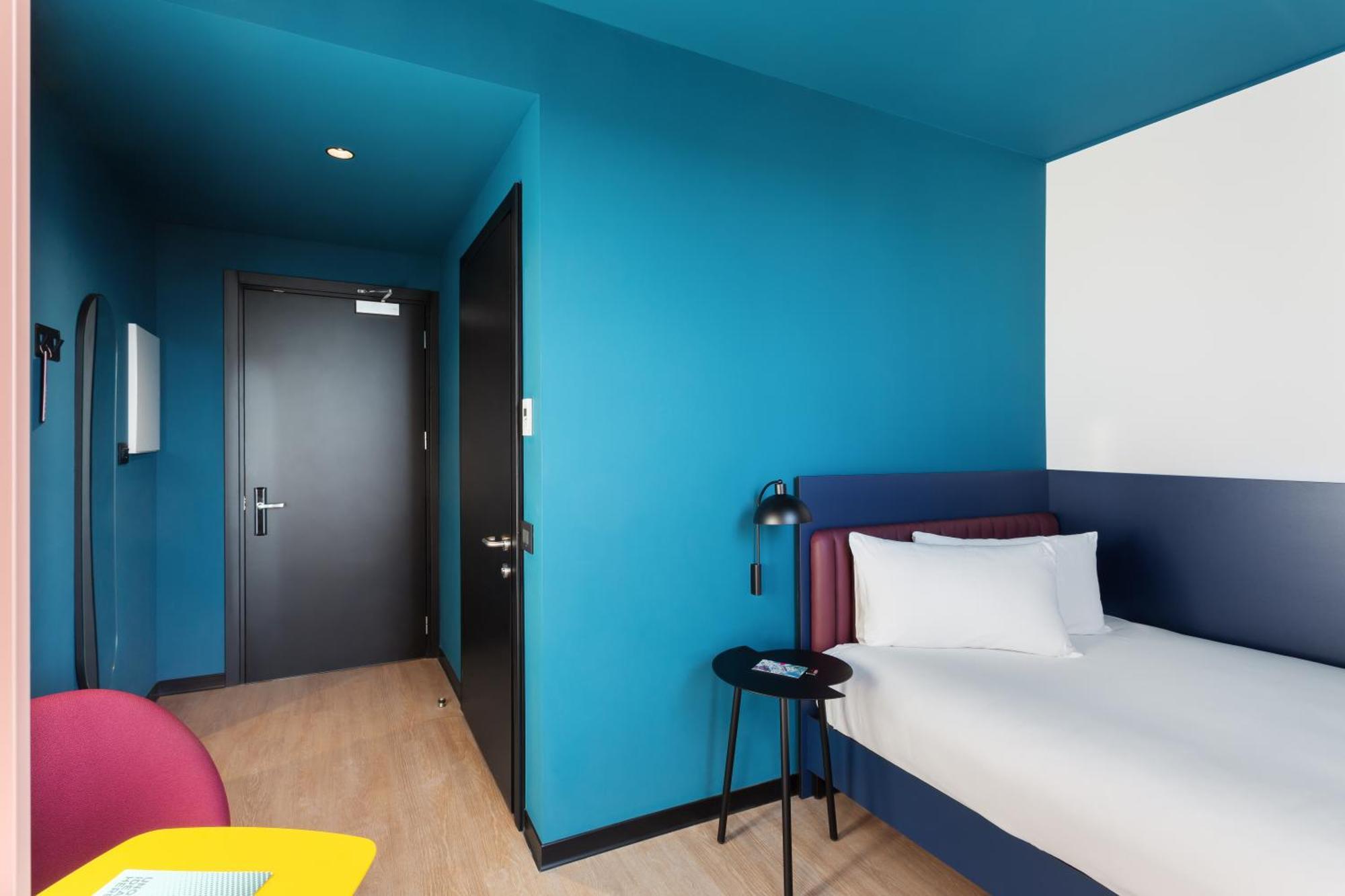 Cx Milan Nom Hostel Екстериор снимка