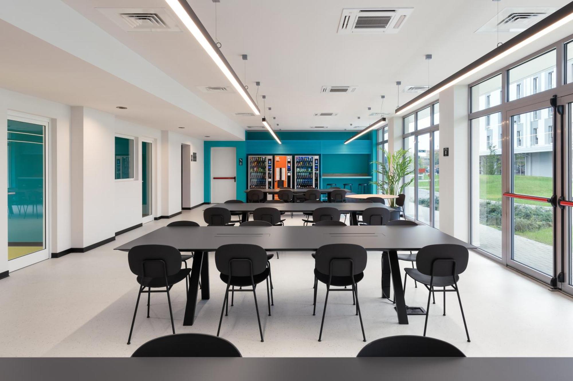 Cx Milan Nom Hostel Екстериор снимка