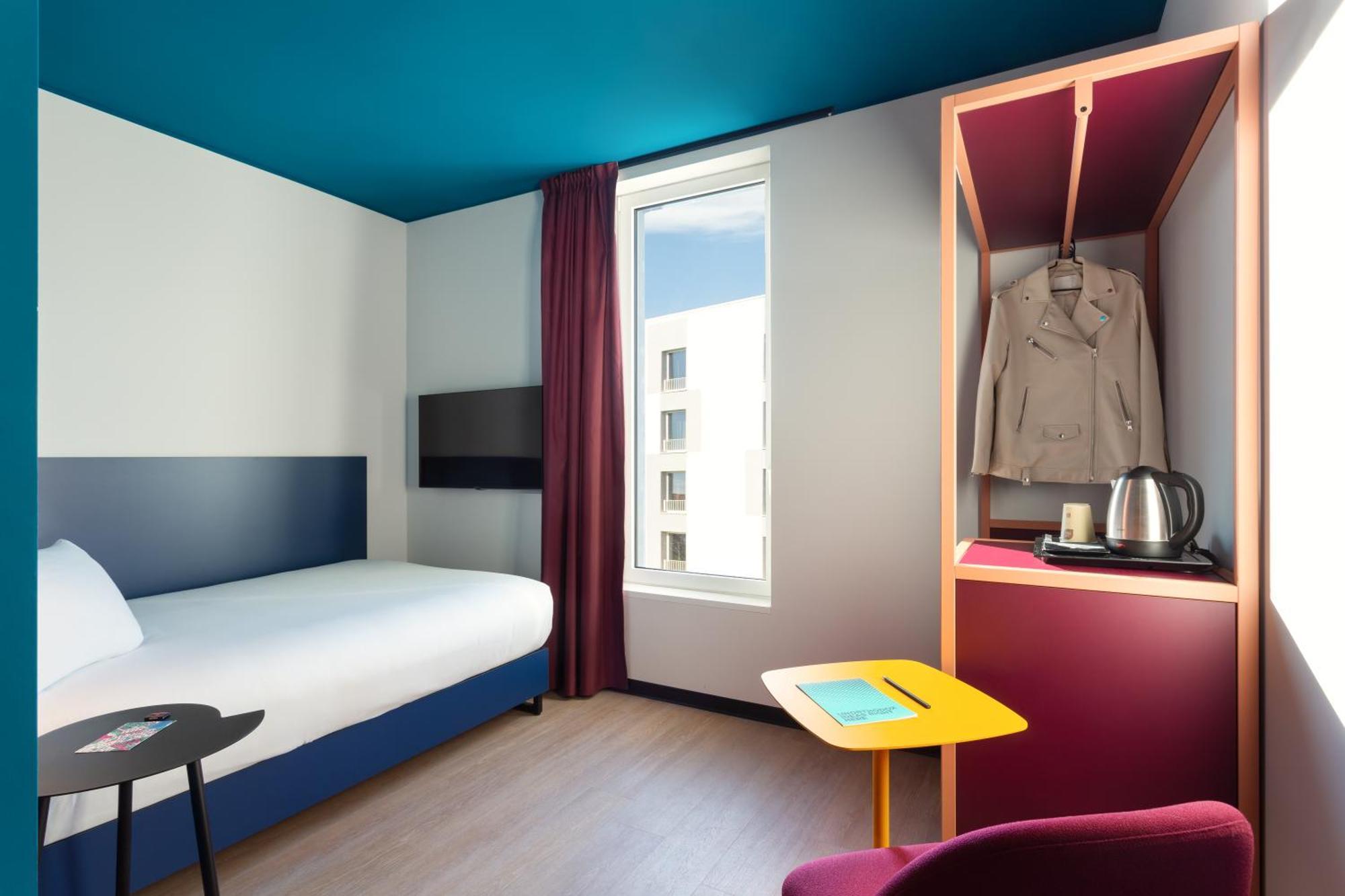 Cx Milan Nom Hostel Екстериор снимка