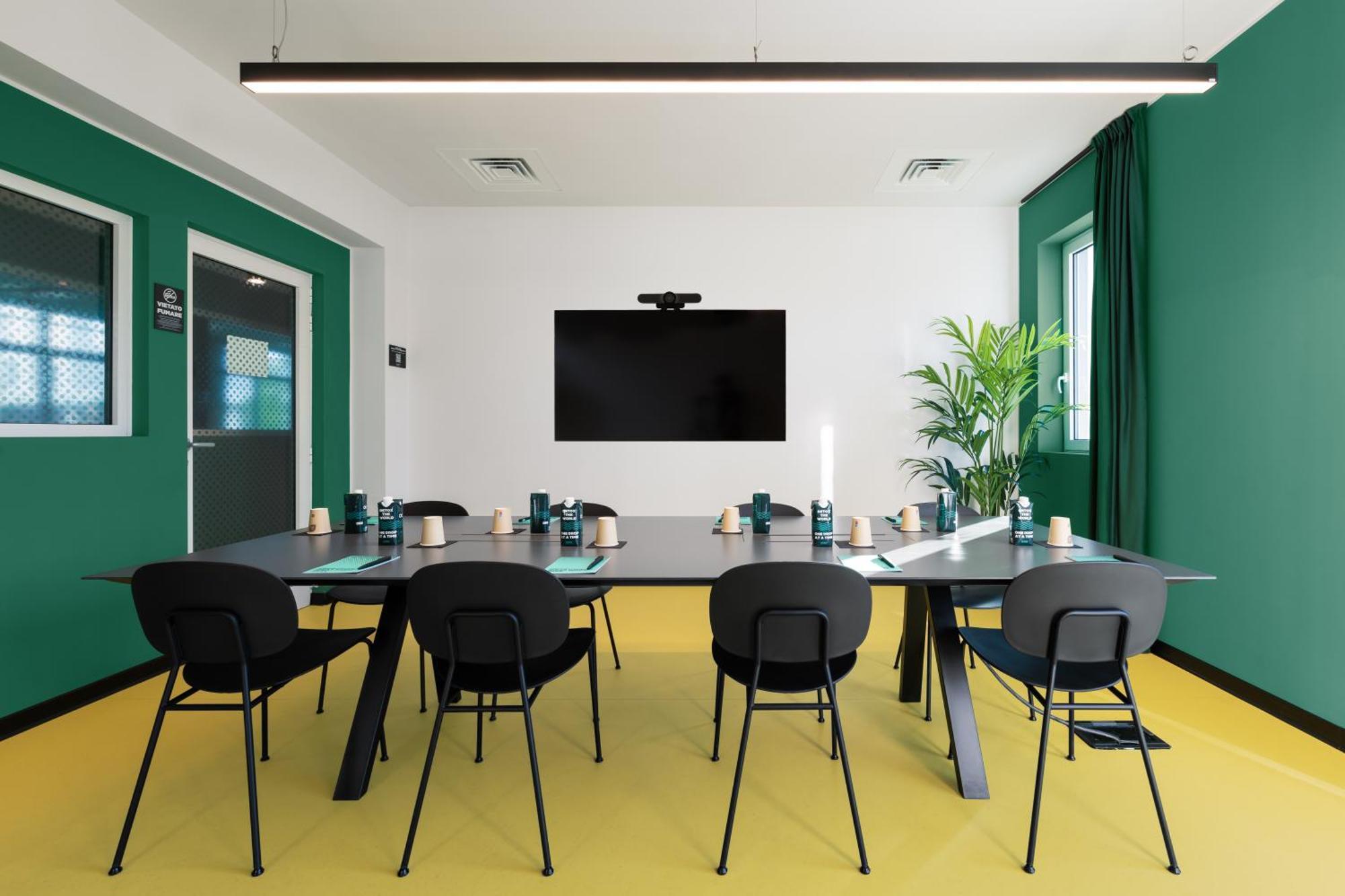 Cx Milan Nom Hostel Екстериор снимка