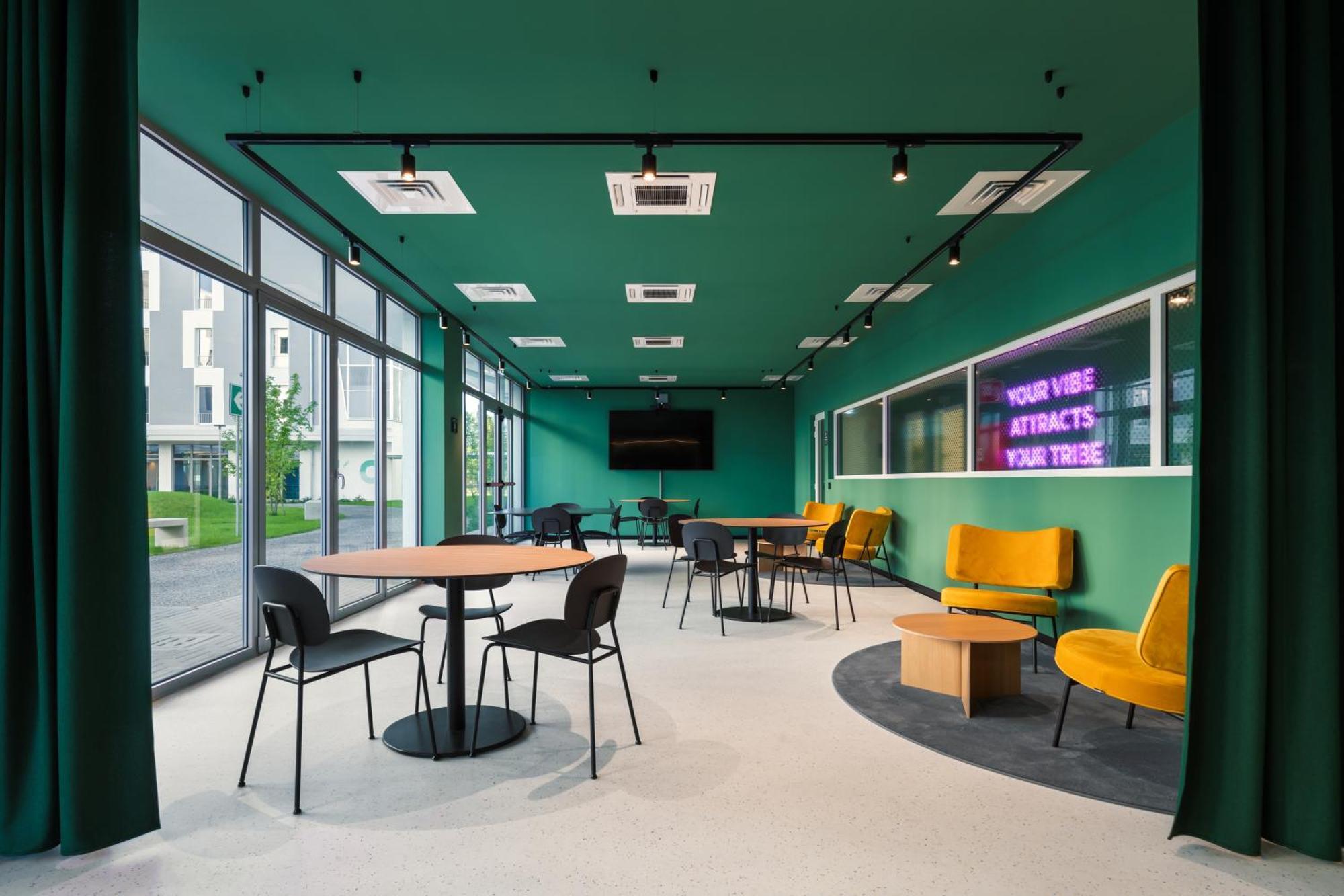 Cx Milan Nom Hostel Екстериор снимка