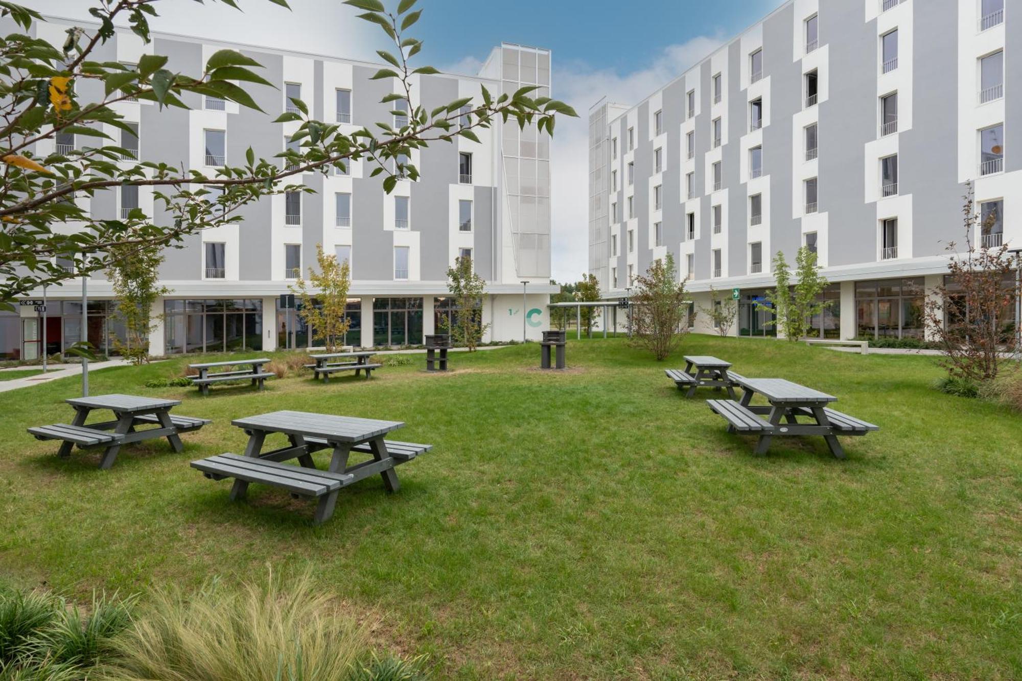Cx Milan Nom Hostel Екстериор снимка