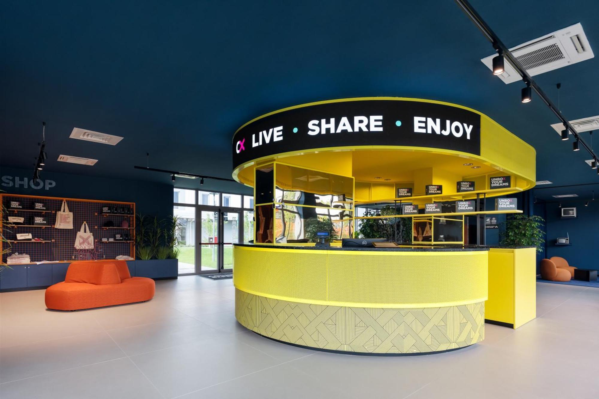 Cx Milan Nom Hostel Екстериор снимка